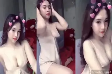 Cewek imut cantik pamer body super menggoda poster