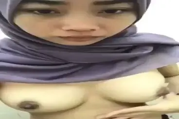Jilbab Ungu Remas Tete poster